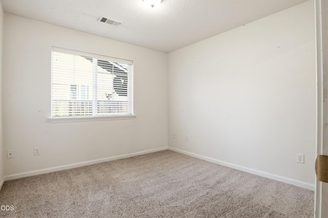 1005 N 10th Street, Central Point, OR 97502