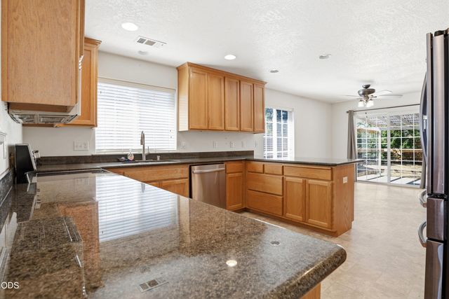 1005 N 10th Street, Central Point, OR 97502