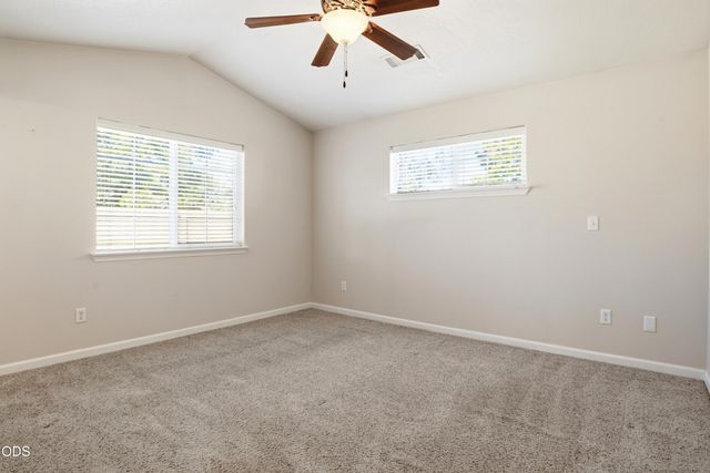 1005 N 10th Street, Central Point, OR 97502