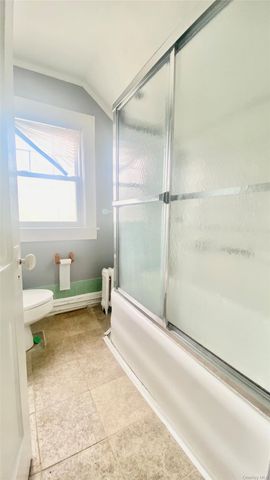 711 S Broadway, Lindenhurst, NY 11757
