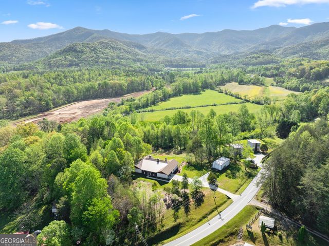 153 Trackrock Gap Road, Blairsville, GA 30512