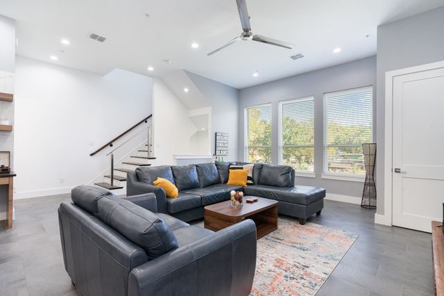 2239 Lovedale Avenue 105, Dallas, TX 75235