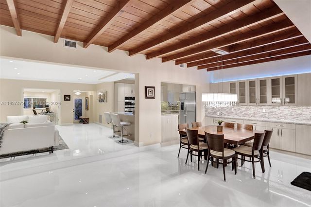 8843 Hawthorne Ave, Surfside, FL 33154