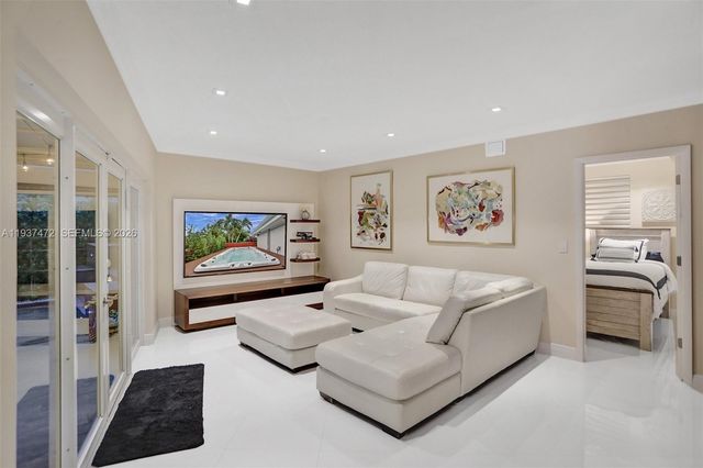 8843 Hawthorne Ave, Surfside, FL 33154