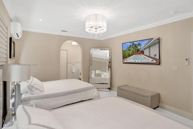 8843 Hawthorne Ave, Surfside, FL 33154