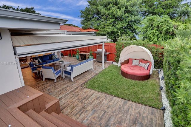 8843 Hawthorne Ave, Surfside, FL 33154