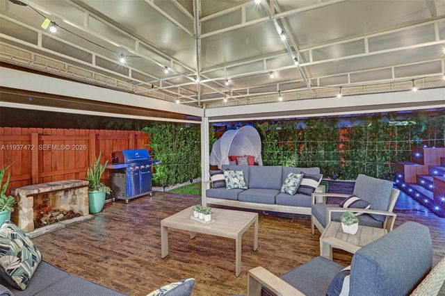 8843 Hawthorne Ave, Surfside, FL 33154