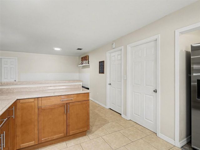 704 S LOCKWOOD RIDGE ROAD, Sarasota, FL 34237