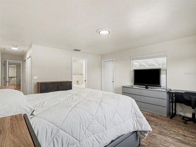 704 S LOCKWOOD RIDGE ROAD, Sarasota, FL 34237