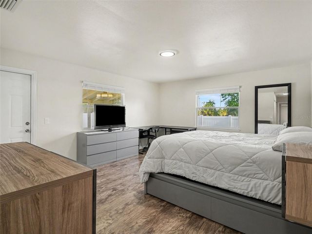 704 S LOCKWOOD RIDGE ROAD, Sarasota, FL 34237