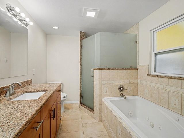 704 S LOCKWOOD RIDGE ROAD, Sarasota, FL 34237