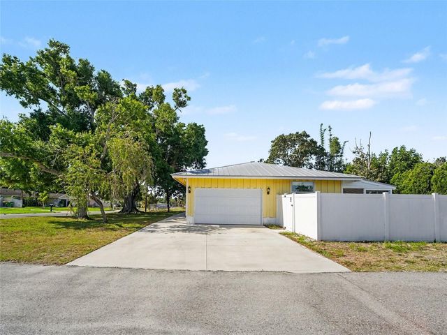704 S LOCKWOOD RIDGE ROAD, Sarasota, FL 34237