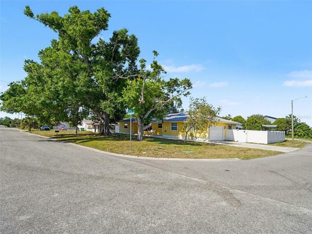 704 S LOCKWOOD RIDGE ROAD, Sarasota, FL 34237