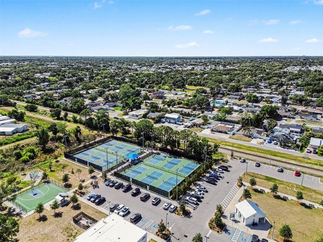 704 S LOCKWOOD RIDGE ROAD, Sarasota, FL 34237