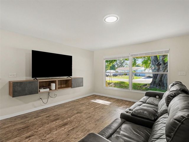 704 S LOCKWOOD RIDGE ROAD, Sarasota, FL 34237