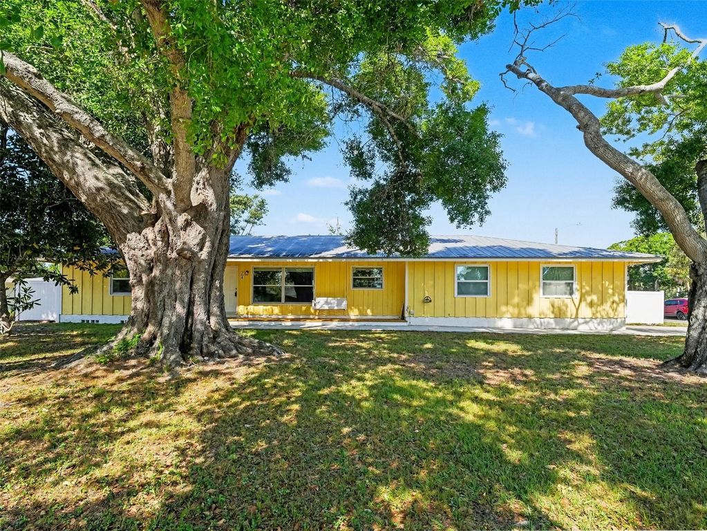 704 S LOCKWOOD RIDGE ROAD, Sarasota, FL 34237