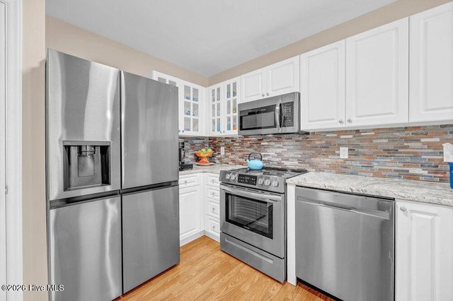 4103 Breezewood Drive Apt 204, Wilmington, NC 28412