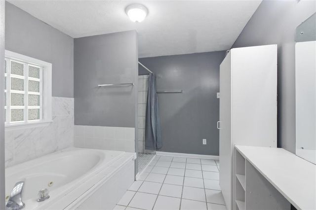 2014 N Iona Dr Drive, Sulphur, LA 70665