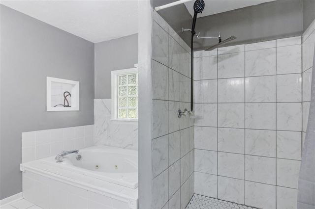 2014 N Iona Dr Drive, Sulphur, LA 70665