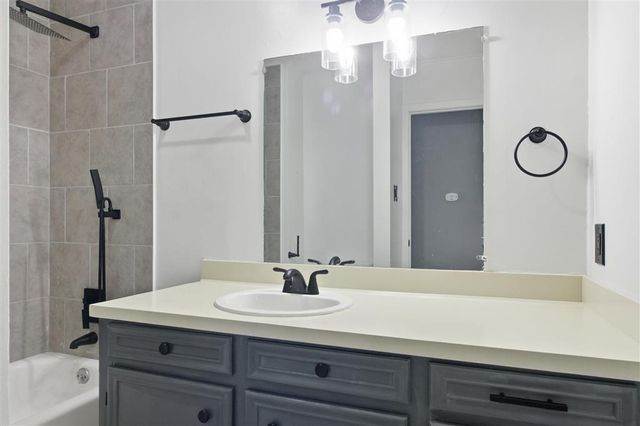 2014 N Iona Dr Drive, Sulphur, LA 70665