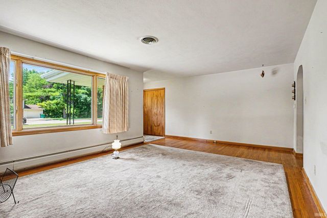 1526 S Main Street, Mishawaka, IN 46544