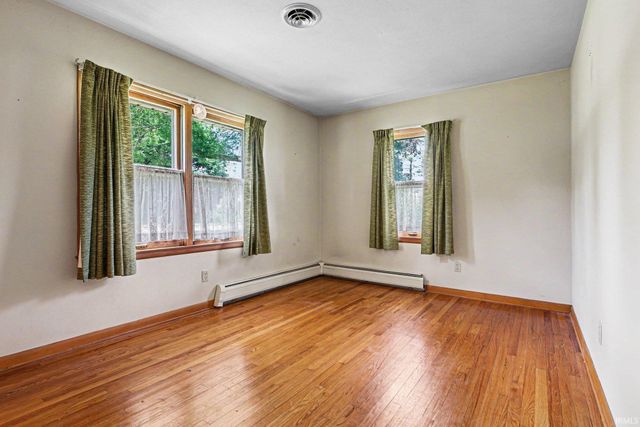 1526 S Main Street, Mishawaka, IN 46544