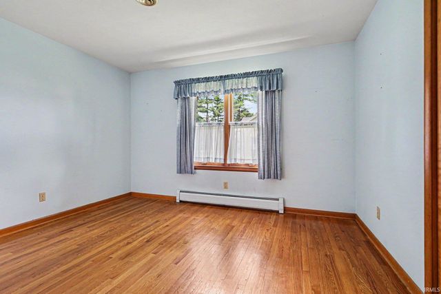1526 S Main Street, Mishawaka, IN 46544