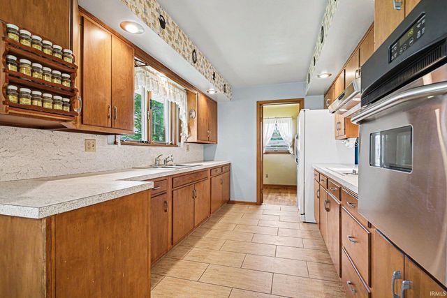 1526 S Main Street, Mishawaka, IN 46544
