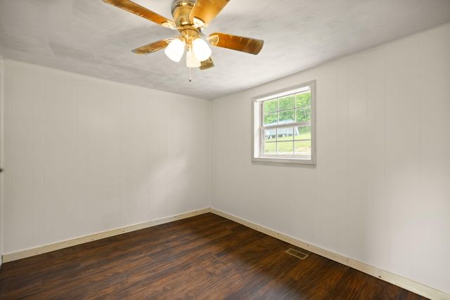 131 Barber Road, Clearfield, KY 40313