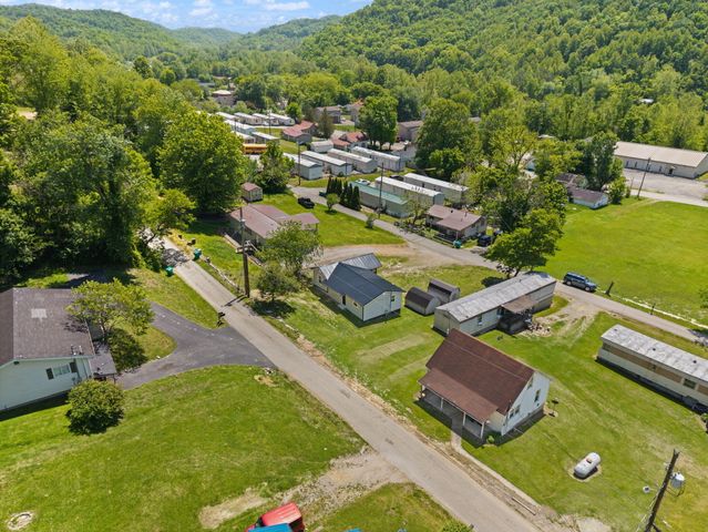 131 Barber Road, Clearfield, KY 40313