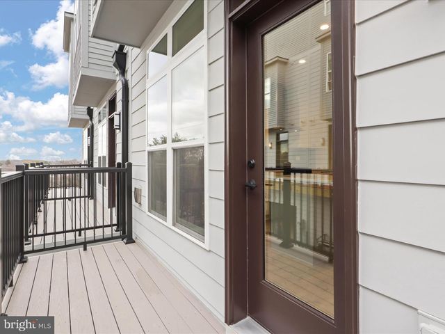 2064 TYSONS RIDGELINE RD, Falls Church, VA 22043