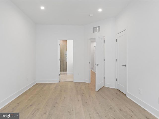2064 TYSONS RIDGELINE RD, Falls Church, VA 22043
