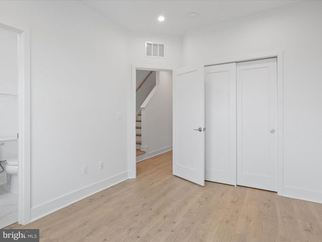 2064 TYSONS RIDGELINE RD, Falls Church, VA 22043