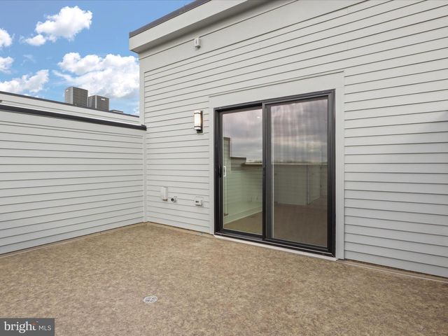 2064 TYSONS RIDGELINE RD, Falls Church, VA 22043
