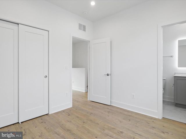 2064 TYSONS RIDGELINE RD, Falls Church, VA 22043