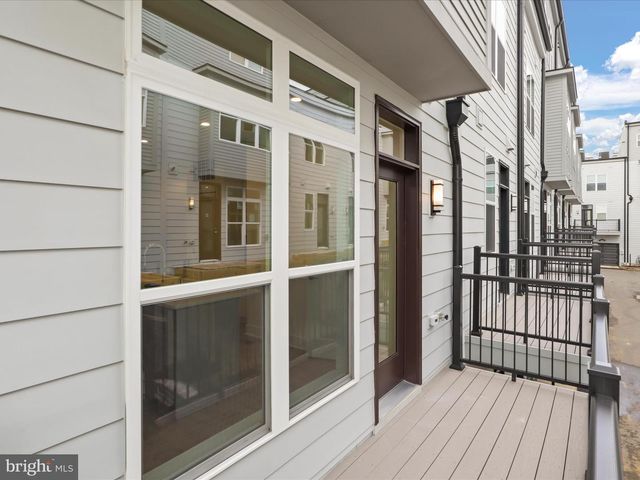 2064 TYSONS RIDGELINE RD, Falls Church, VA 22043