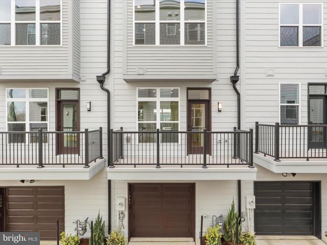2064 TYSONS RIDGELINE RD, Falls Church, VA 22043