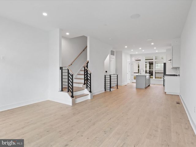 2064 TYSONS RIDGELINE RD, Falls Church, VA 22043