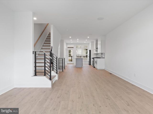 2064 TYSONS RIDGELINE RD, Falls Church, VA 22043