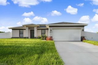 3911 40 LN, Cape Coral, FL 33993