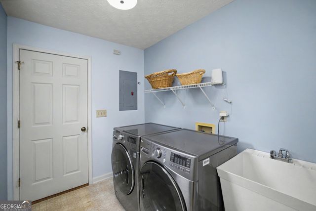 105 Rosedell Court, Fayetteville, GA 30214