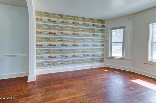 215 Elm Street, Schenectady, NY 12304