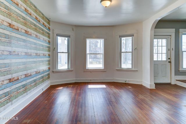 215 Elm Street, Schenectady, NY 12304