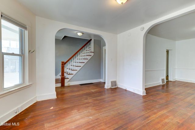 215 Elm Street, Schenectady, NY 12304