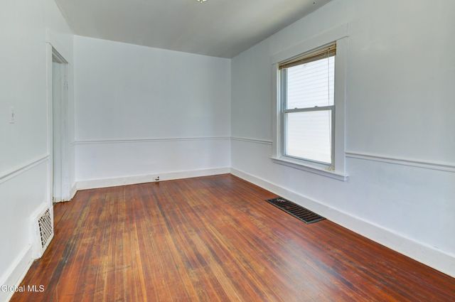 215 Elm Street, Schenectady, NY 12304