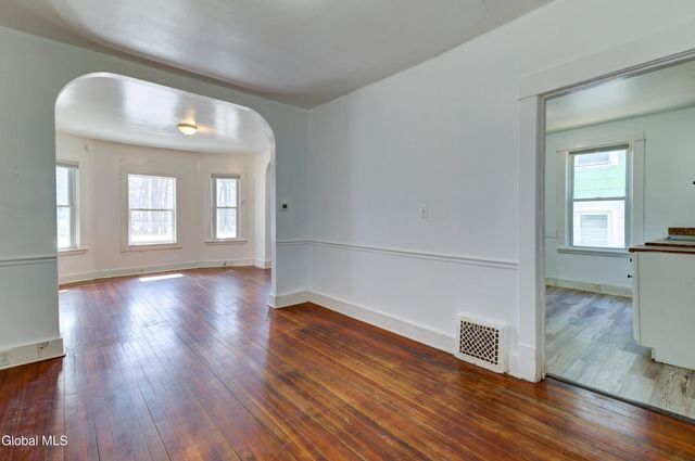 215 Elm Street, Schenectady, NY 12304