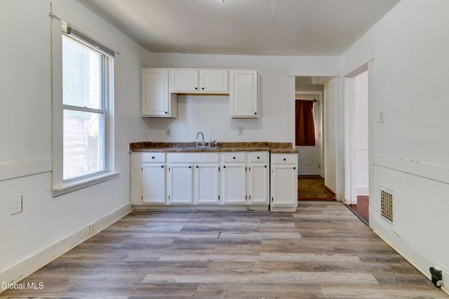 215 Elm Street, Schenectady, NY 12304