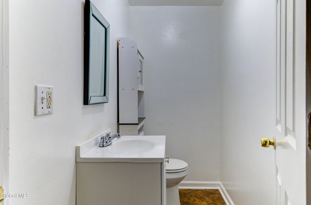 215 Elm Street, Schenectady, NY 12304