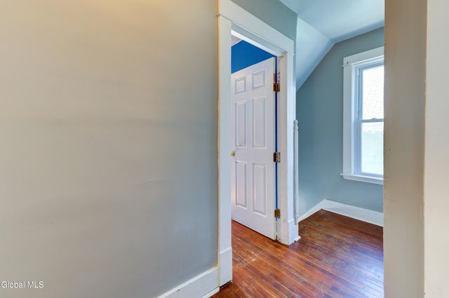 215 Elm Street, Schenectady, NY 12304