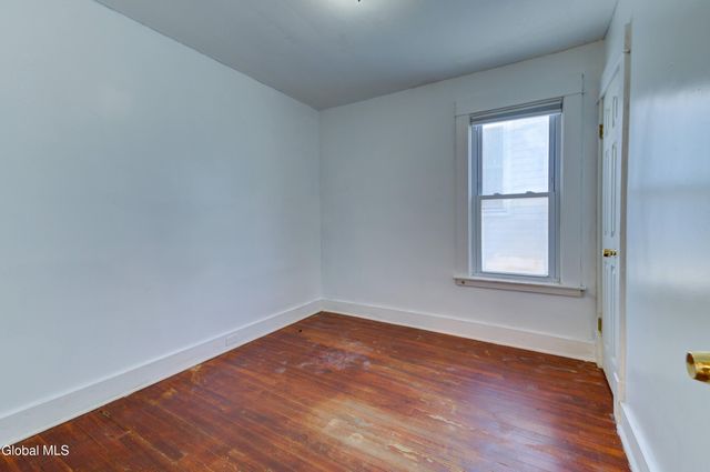 215 Elm Street, Schenectady, NY 12304